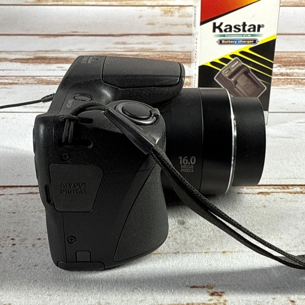 Black Canon PowerShot SX400 IS 16.0MP Digital Camera Bundle For Parts